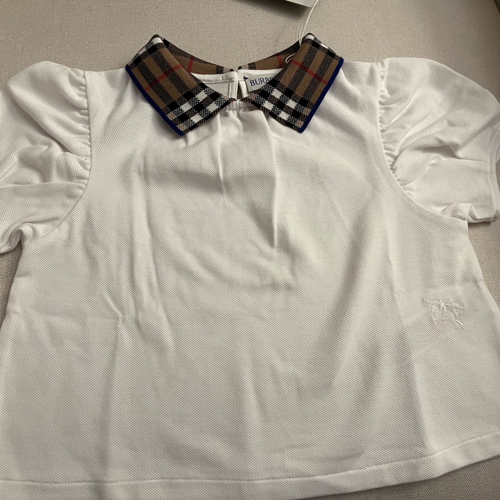 Burberry White Top with Checkered Collar